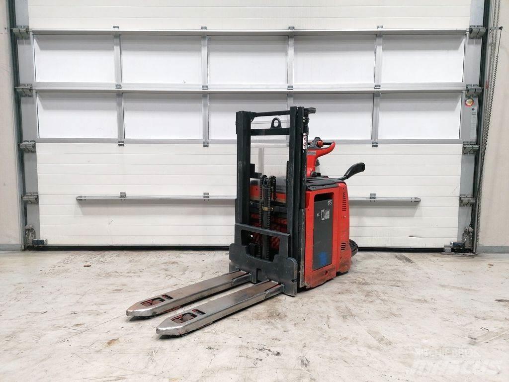 Linde D12AP Stapelaar meeloop