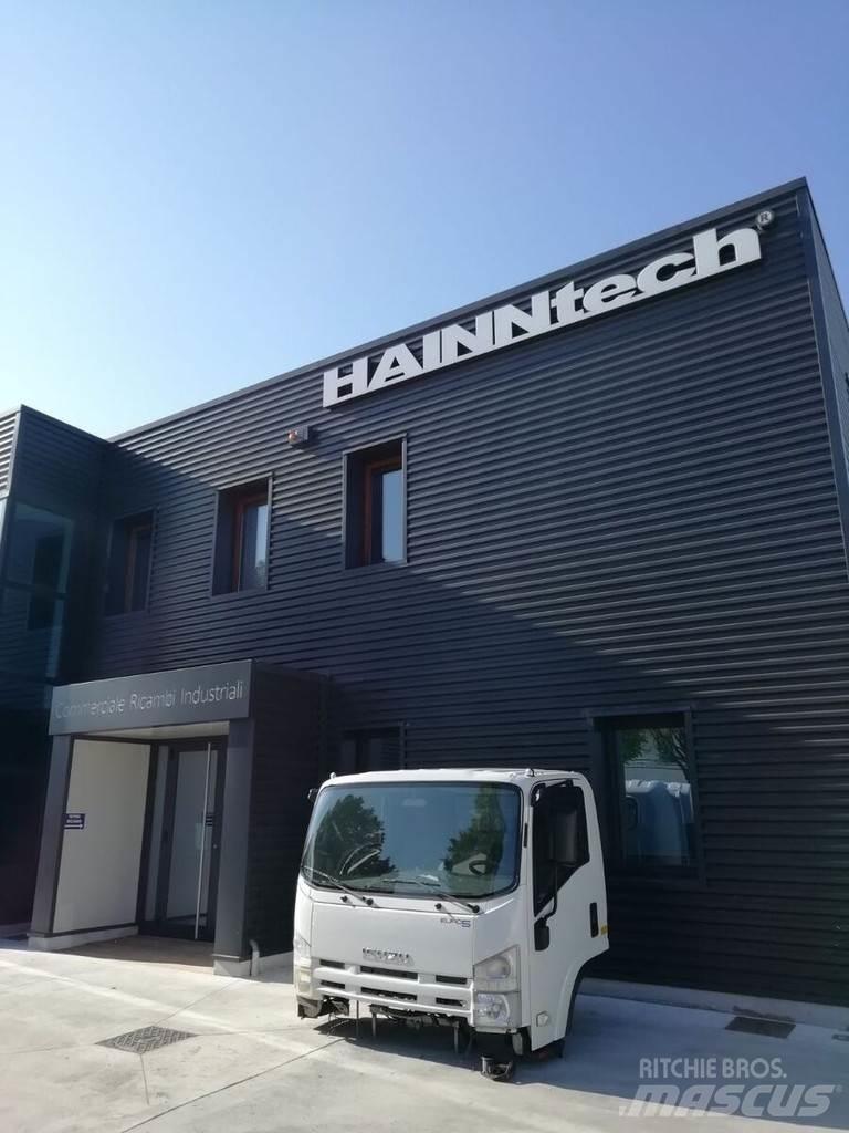Isuzu NPR 85 "M - P - Q" Cabine en interieur