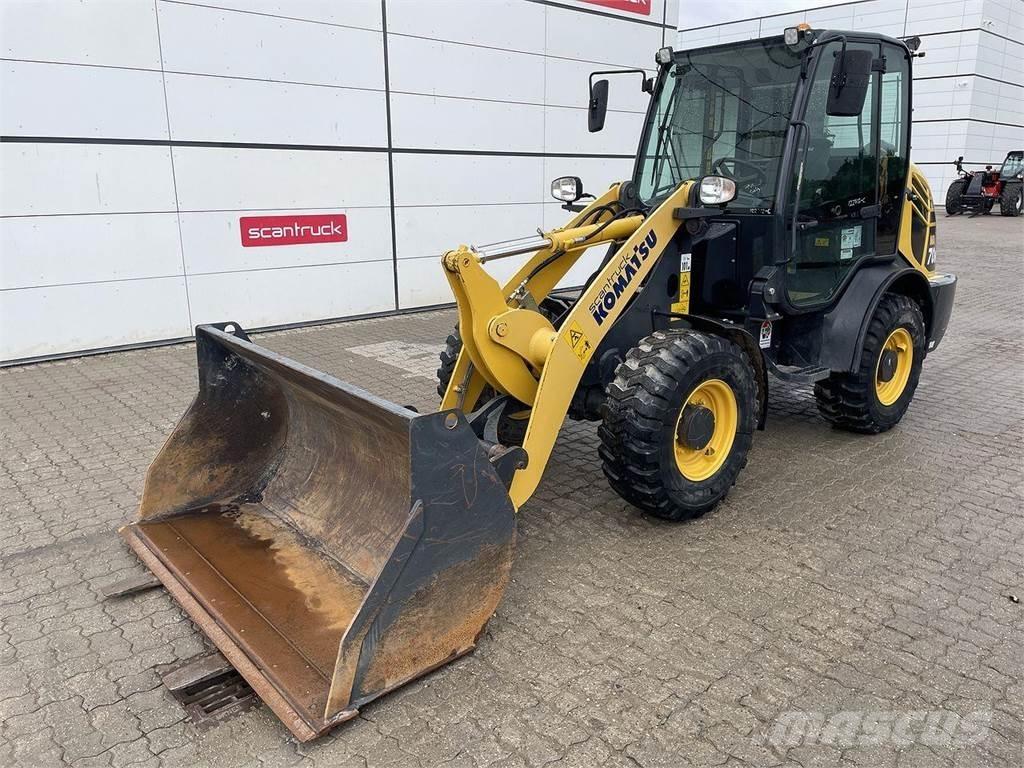 Komatsu WA70M-8EO Knik- en schrankladers