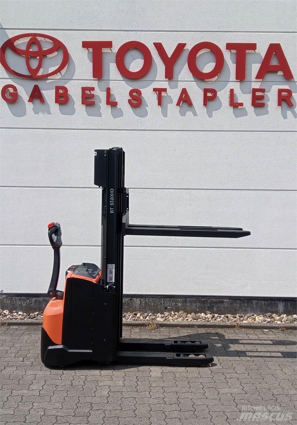 Toyota SWE120L Stapelaar meeloop