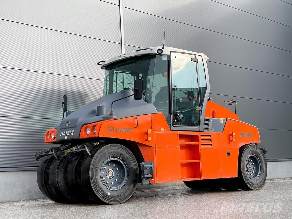 Hamm HP 180I Bandenwalsen