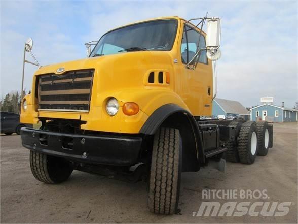 Sterling L7500 Chassis met cabine