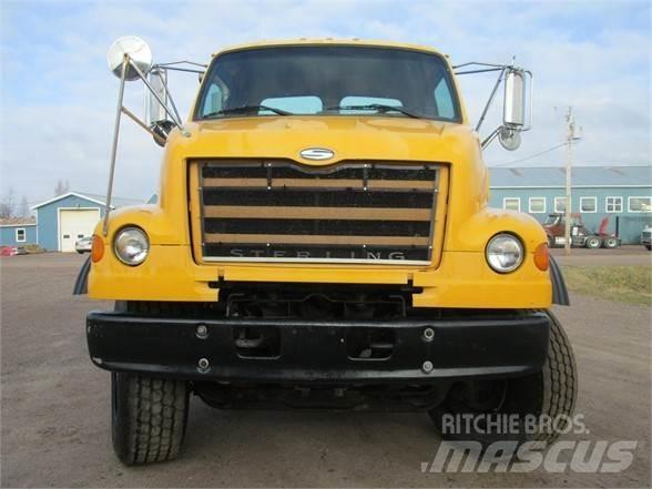 Sterling L7500 Chassis met cabine