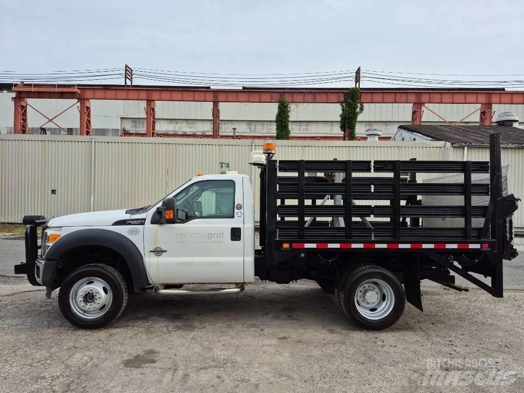 Ford F 550 Bestelwagens met open laadbak