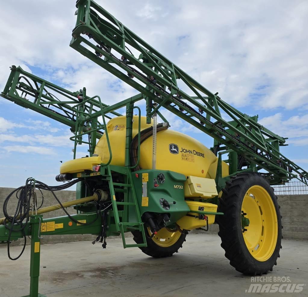 John Deere M 732 Getrokken spuitmachines