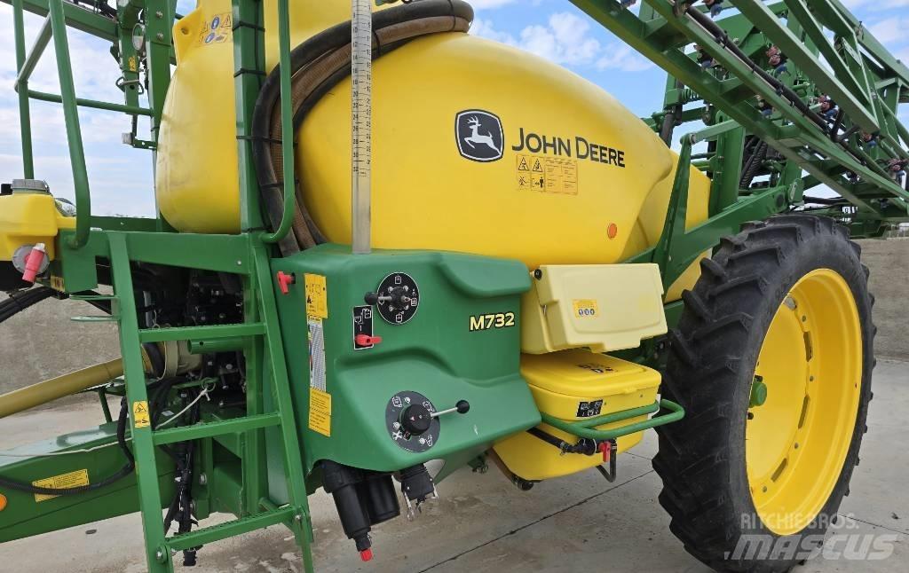 John Deere M 732 Getrokken spuitmachines