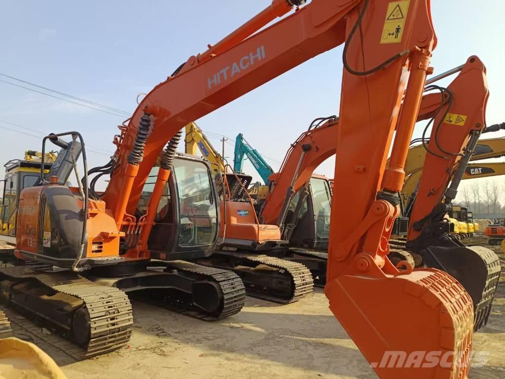 Hitachi ZX 135 Rupsgraafmachines