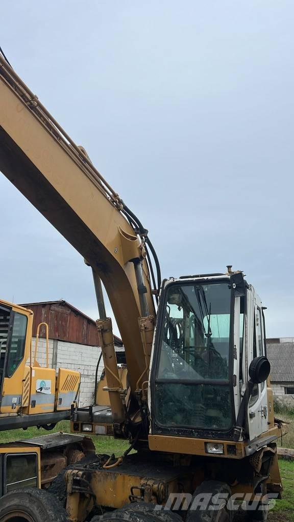 Liebherr A 904 Rupsbanden, kettingen en onderstel