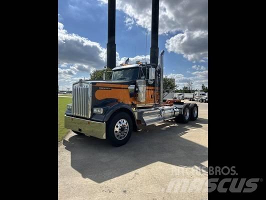 Kenworth W 900 Trekkers