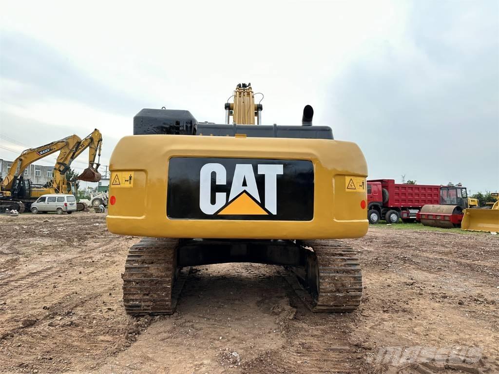 CAT 330 D L Rupsgraafmachines