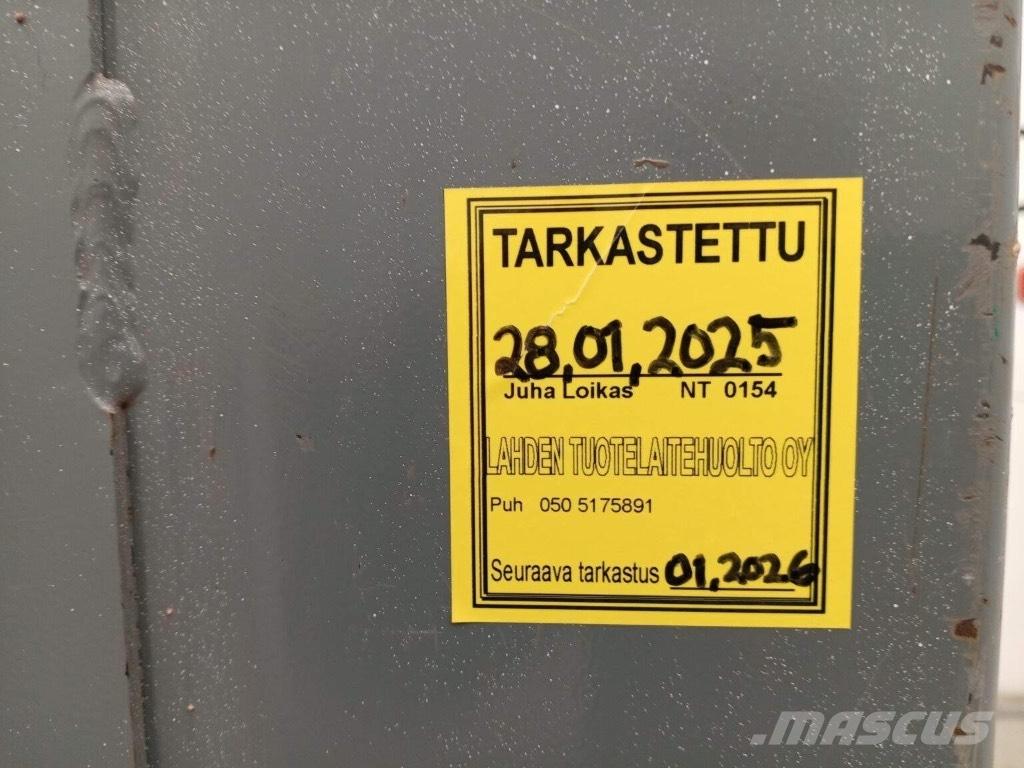 SkyJack SJ 16 Personenliften en invalideliften