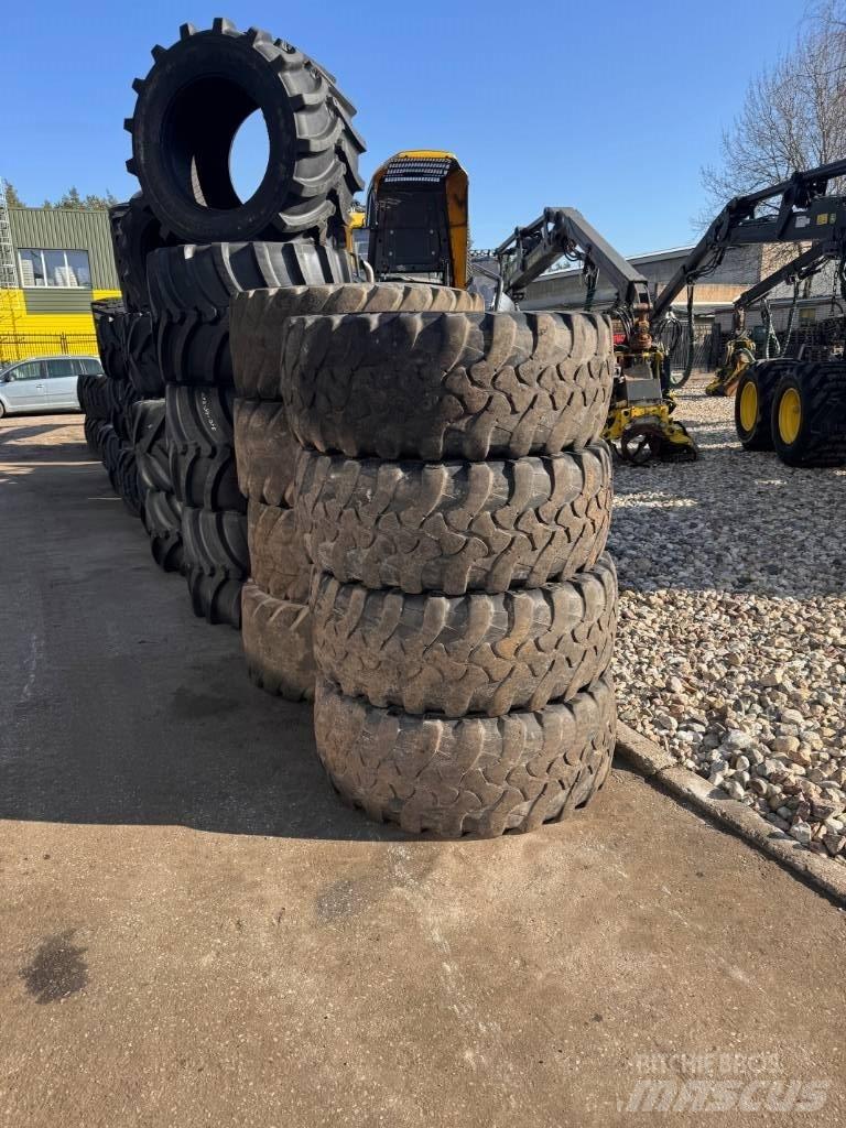 Trelleborg 460/70R24 Banden, wielen en velgen