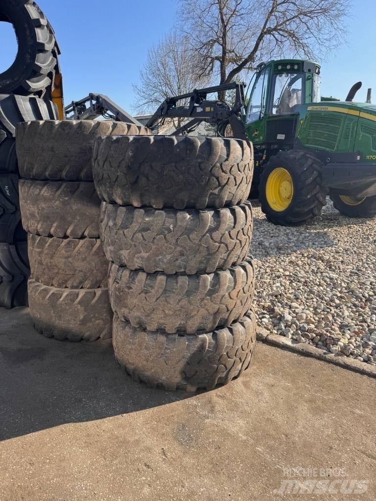 Trelleborg 460/70R24 Banden, wielen en velgen