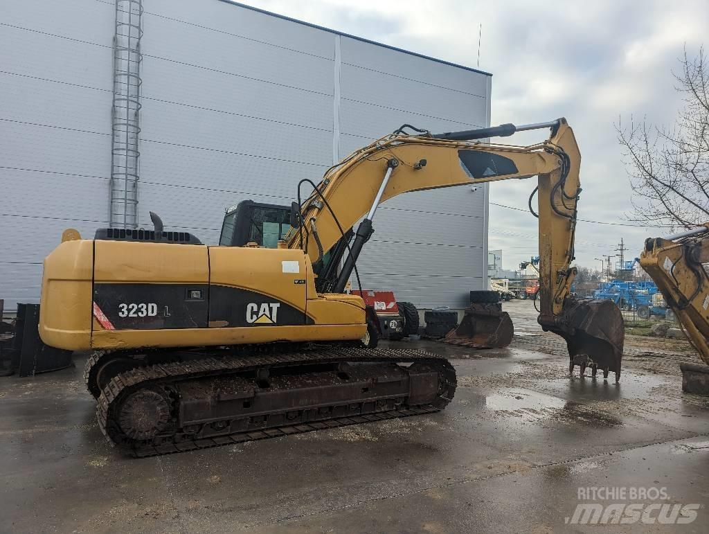 CAT 323 D Rupsgraafmachines