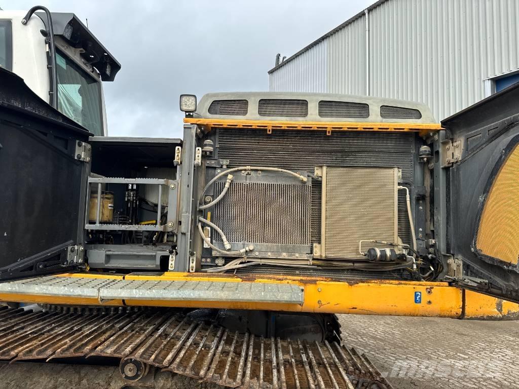 Liebherr R 946 Rupsgraafmachines