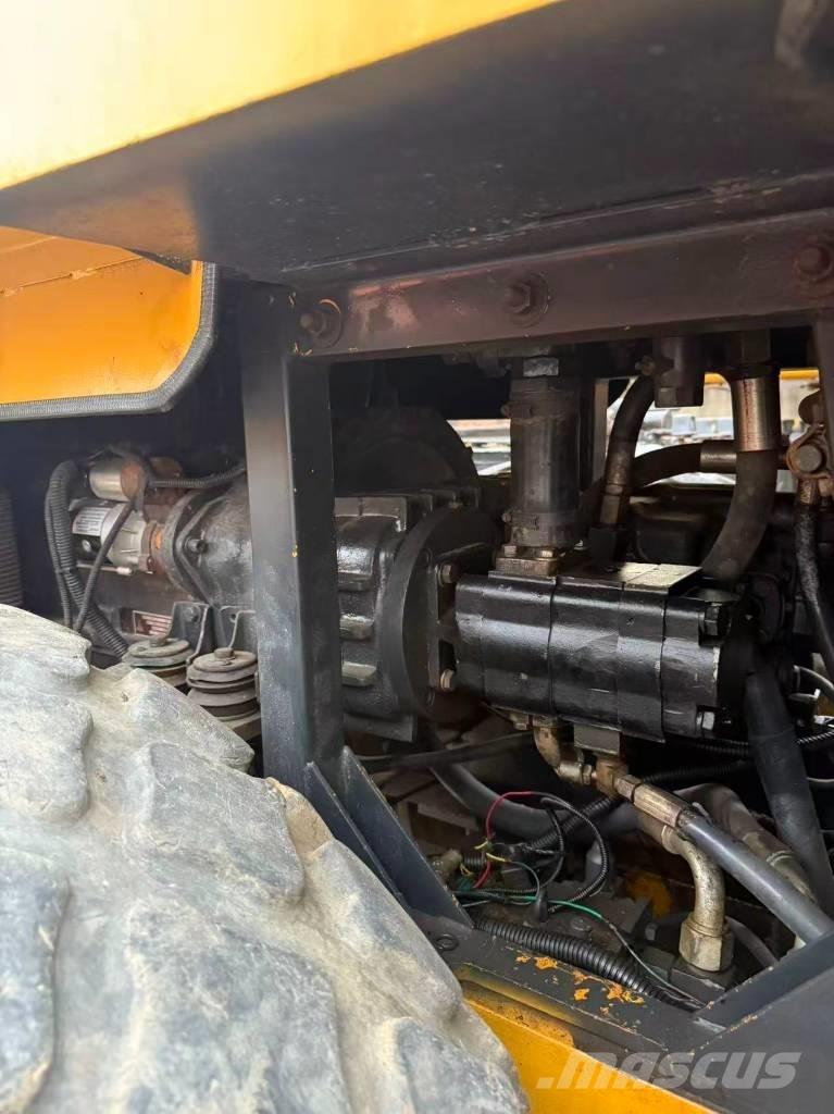 Dynapac CA 30 D Trilrolwalsen