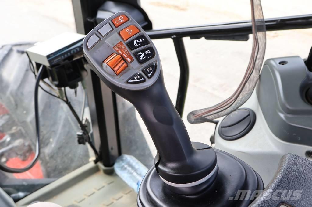 CLAAS Arion 460 Tractoren