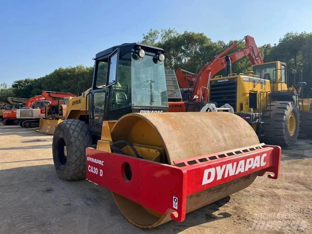 Dynapac CA 30 D Trilrolwalsen