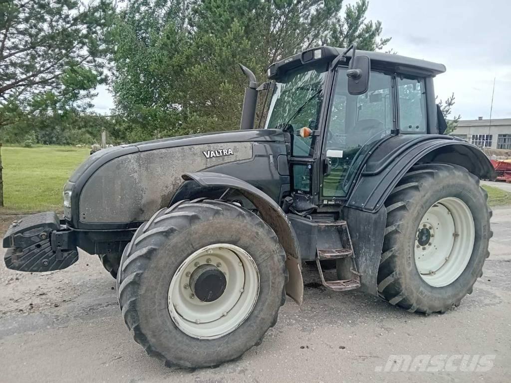 Valtra T 171 Tractoren