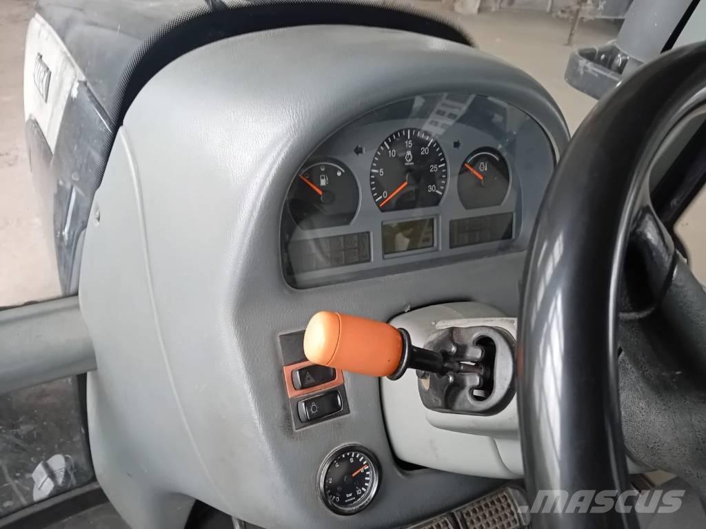Valtra T 171 Tractoren
