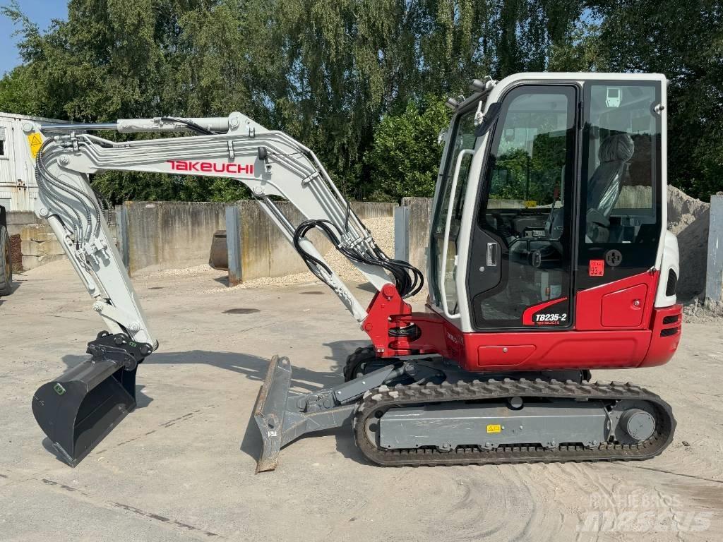 Takeuchi TB 235-2 Minigraafmachines < 7t