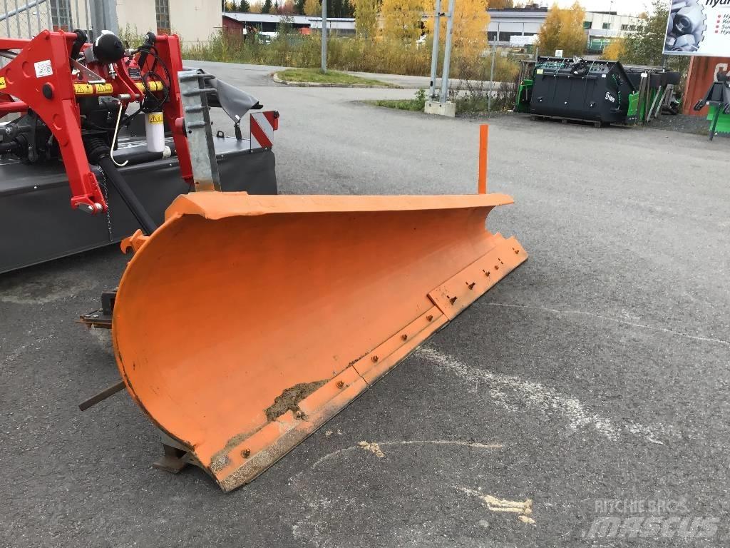  Pure 200 Sneeuwschuivers en -ploegen