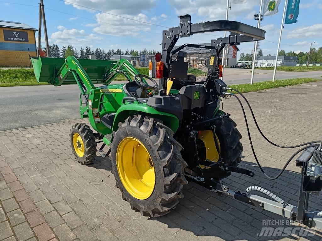 John Deere 3038 E Tractoren