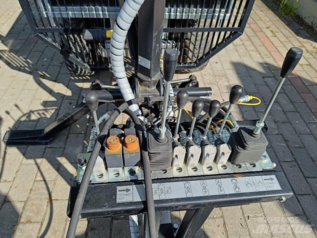 John Deere 3038 E Tractoren