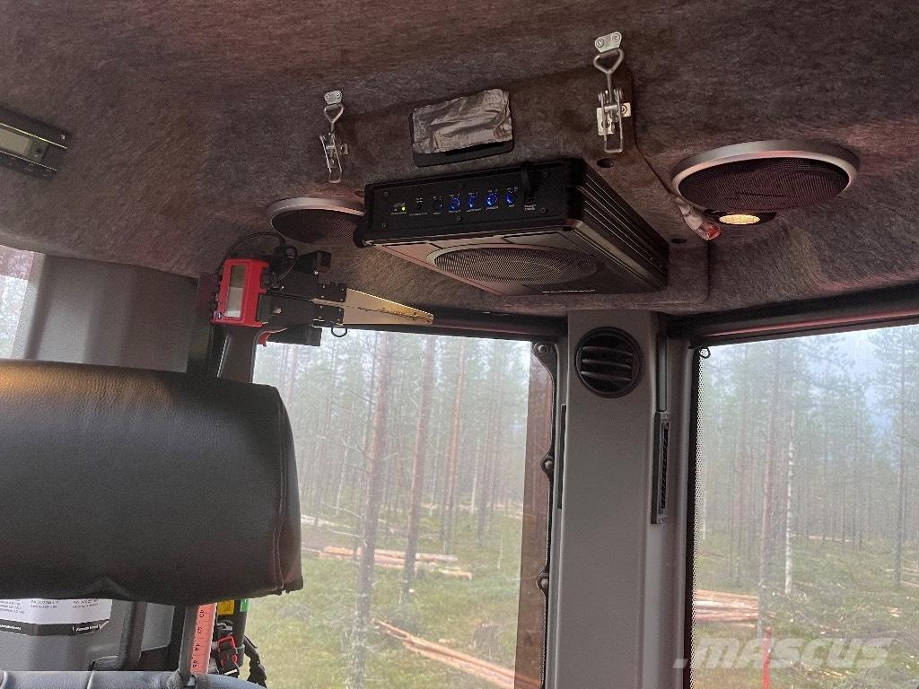 Komatsu 931 Harvesters