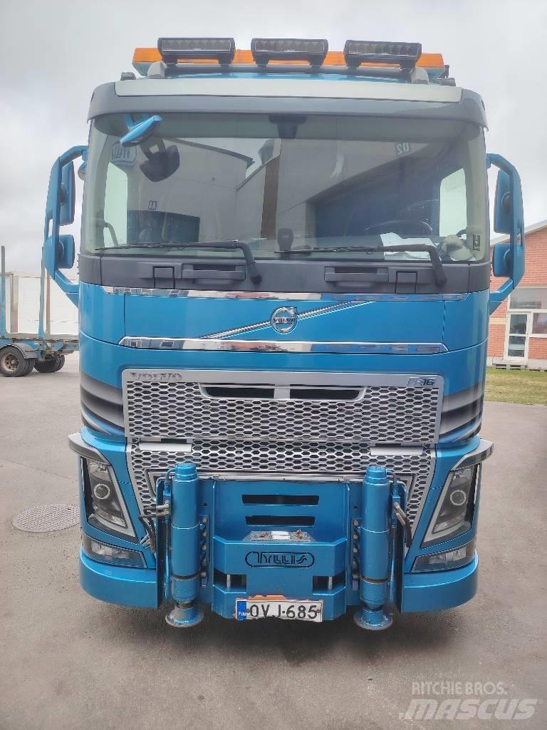 Volvo FH 16 660 Vlakke laadvloer met kraan