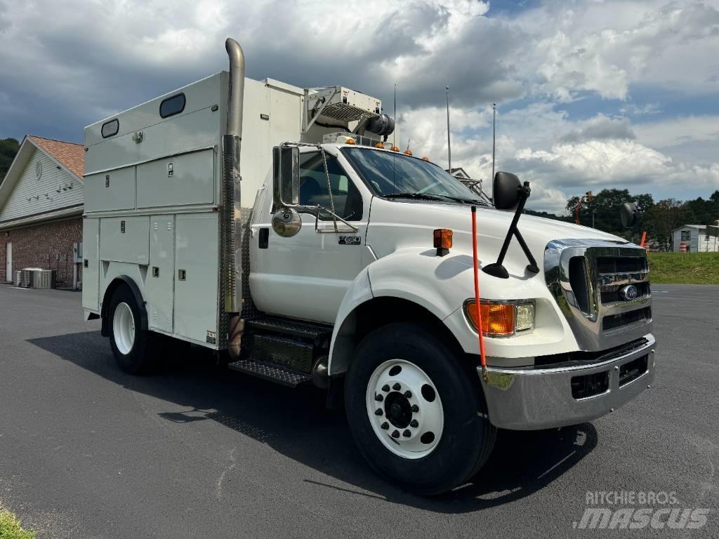 Ford F 650 Bestelwagens met open laadbak
