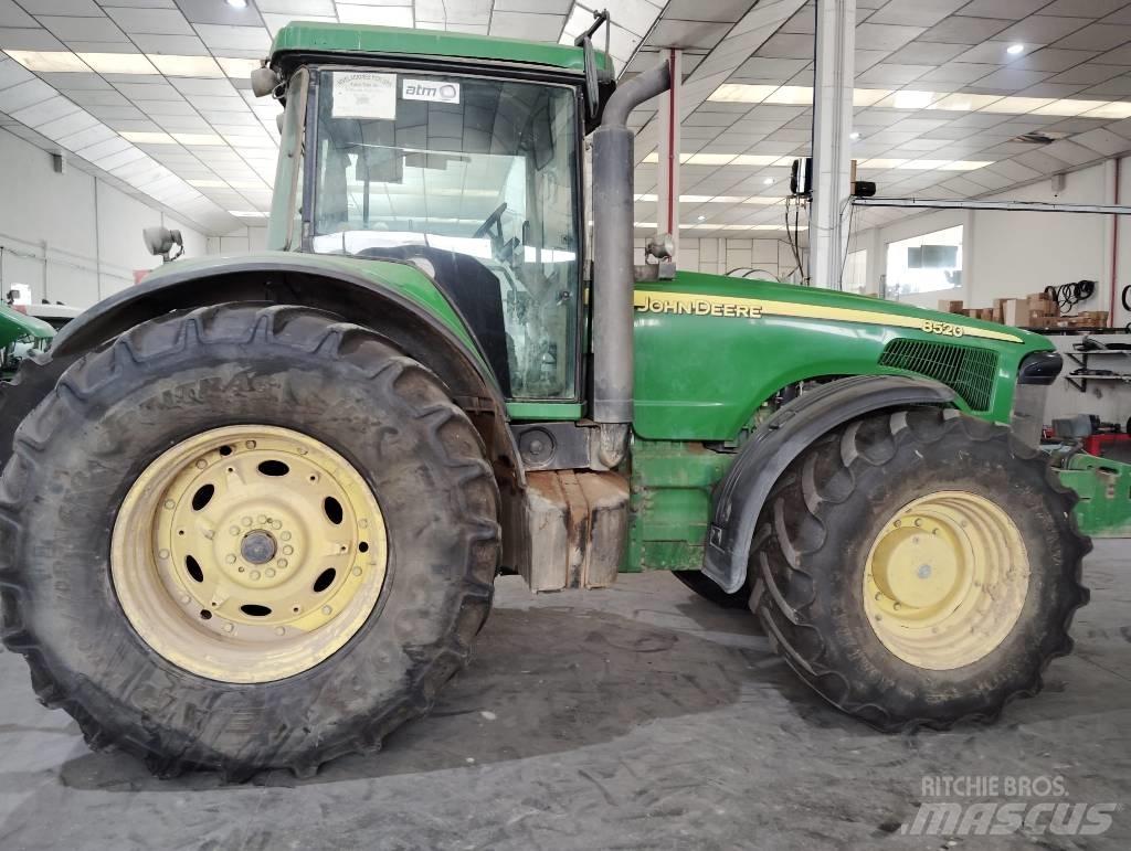 John Deere 8520 Tractoren
