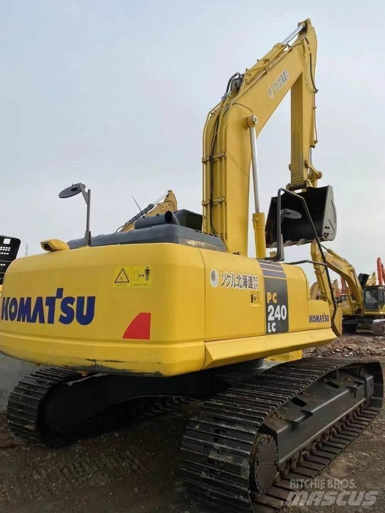 Komatsu 240LC-8 Rupsgraafmachines