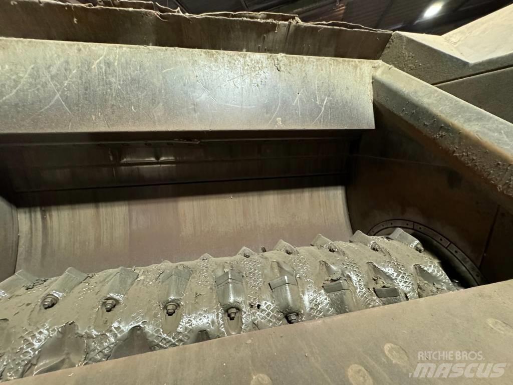 Untha XR3000C Shredders