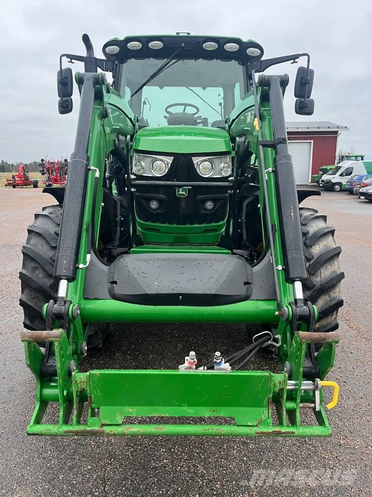 John Deere 6130 R Tractoren