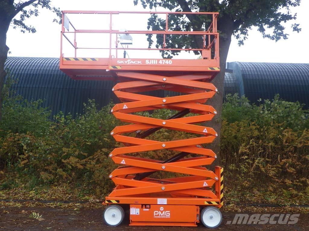 SkyJack SJ4740 Schaarhoogwerkers