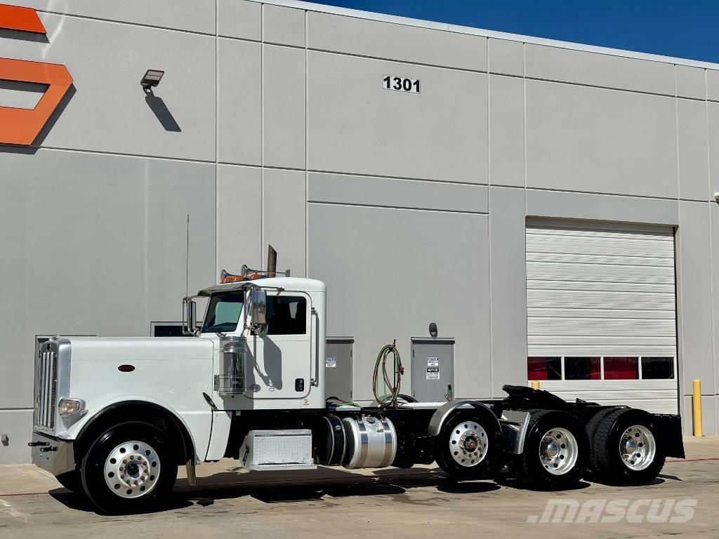 Peterbilt 389 Trekkers