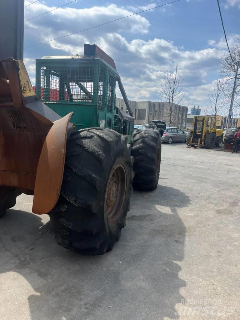 Timberjack 240 B Trekkers