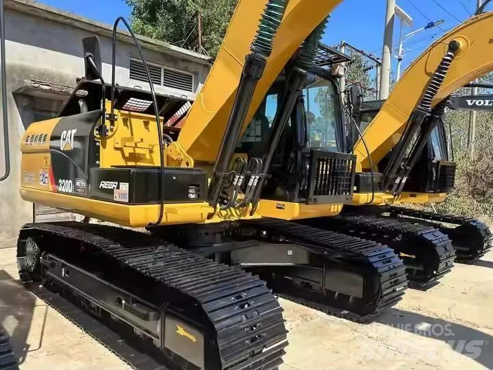 CAT CAT320D2 Midigraafmachines 7t - 12t