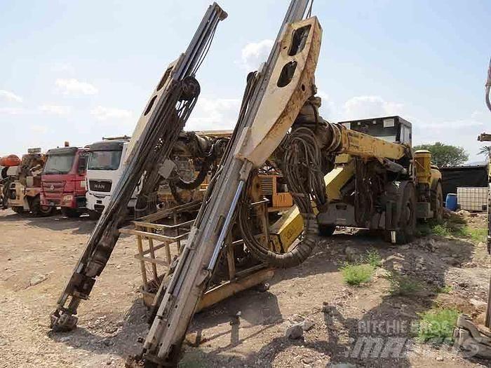 Atlas Copco E2C Surface drill rigs