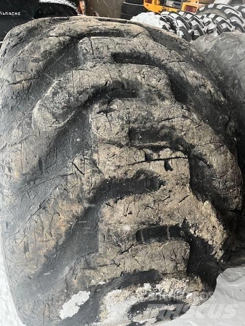Nokian 710/45-26,5 Banden, wielen en velgen