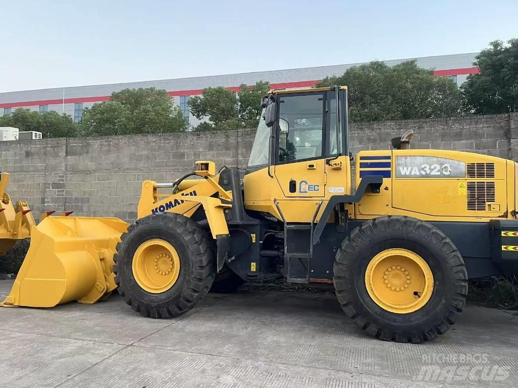 Komatsu WA 320 Wielladers