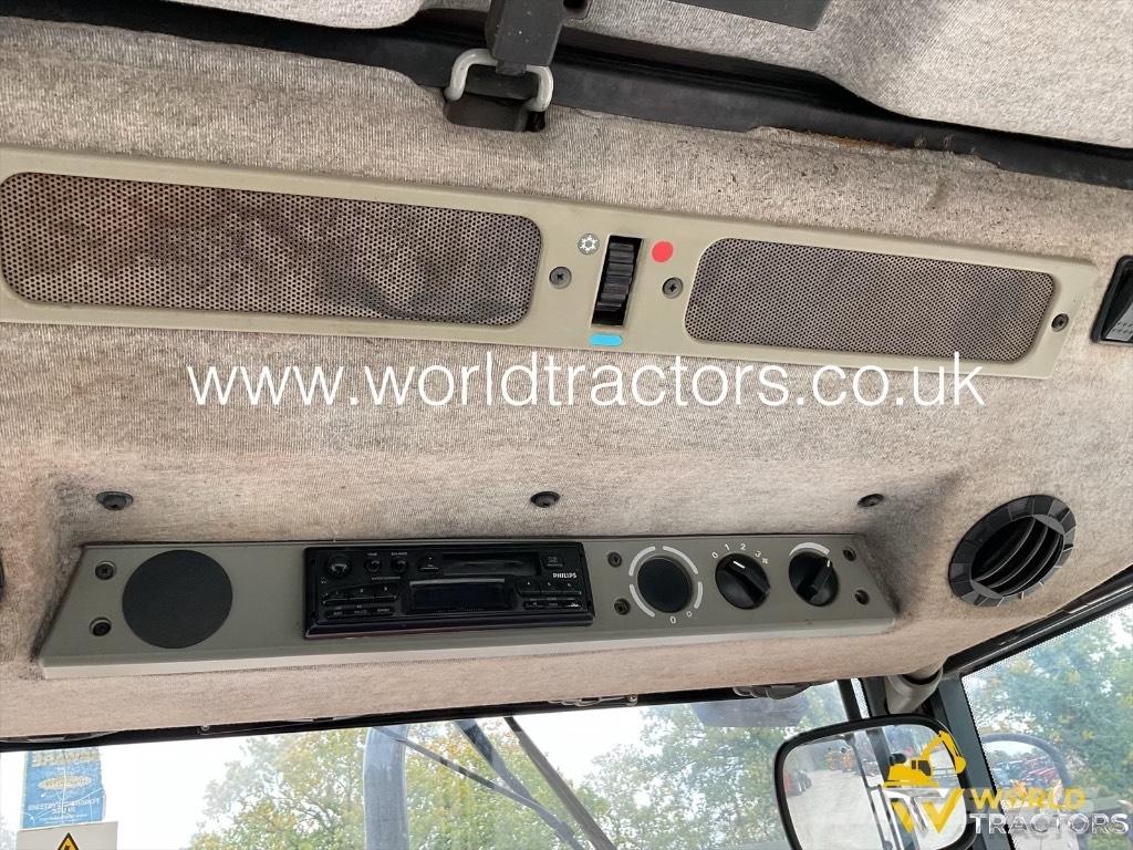 Massey Ferguson 4235 Tractoren