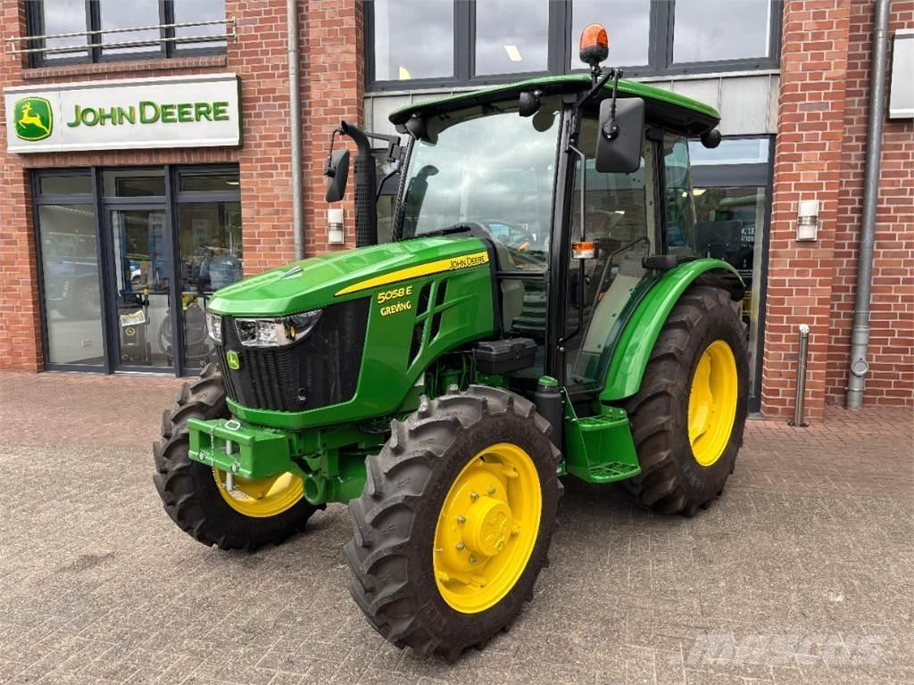 John Deere 5058E Tractoren