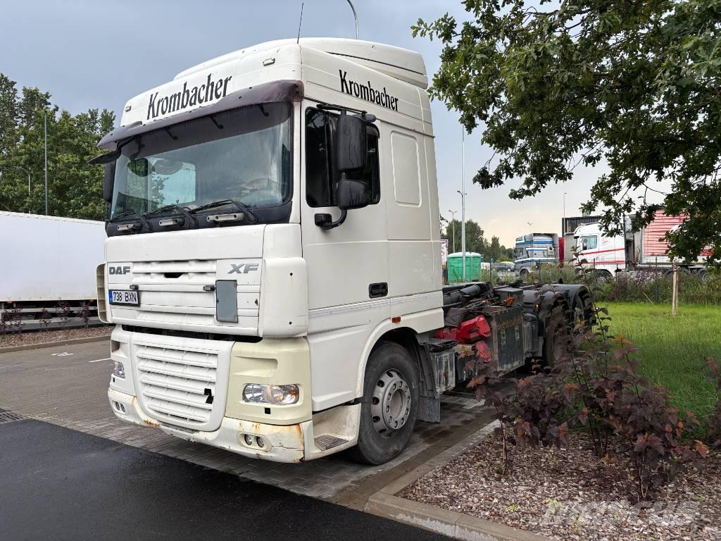 DAF XF 105 Vrachtwagen met containersysteem