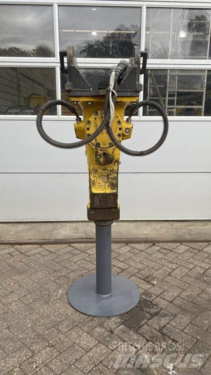 Epiroc SB452 Hamers en brekers