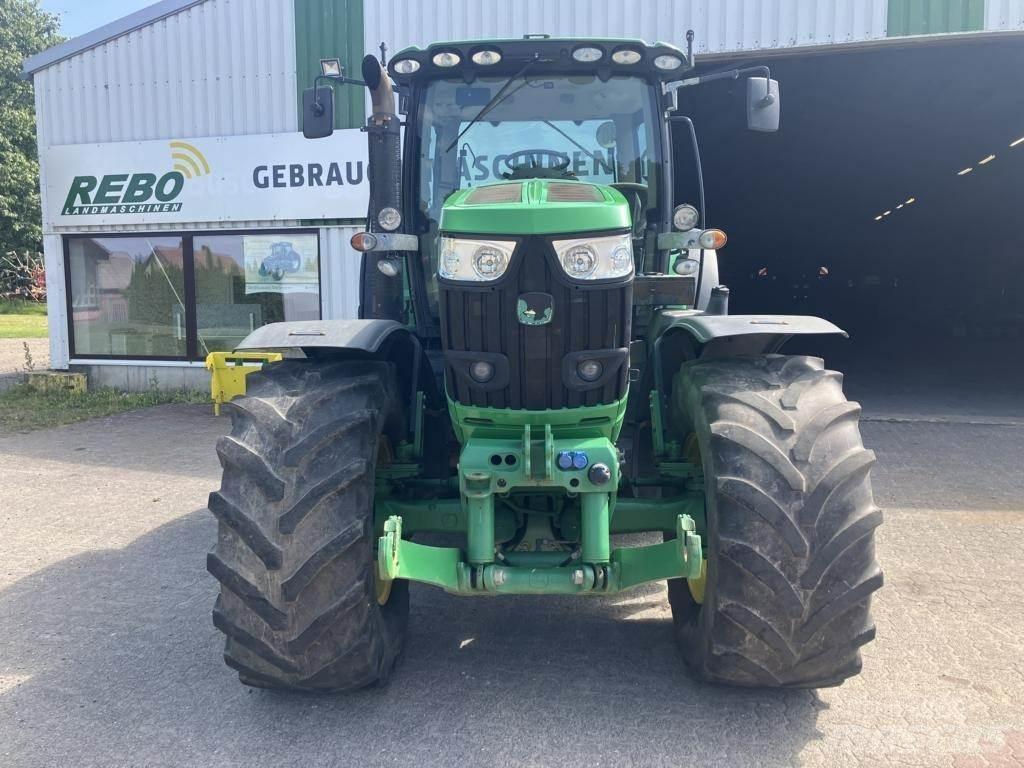 John Deere 6210R Tractoren