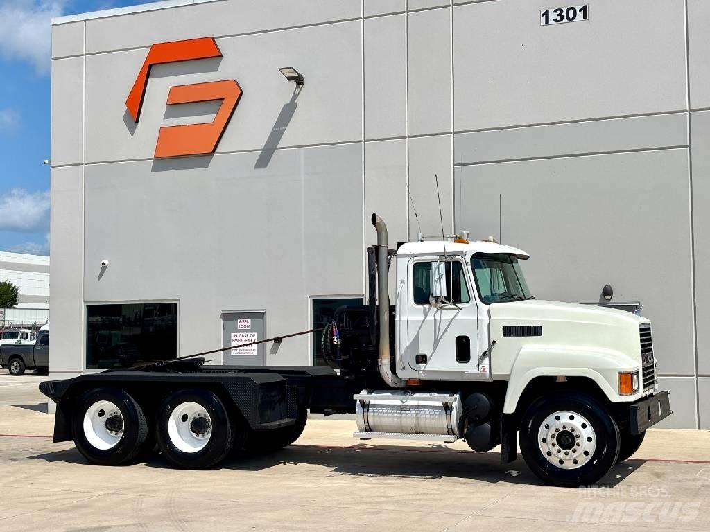 Mack CH 613 Sleepwagens