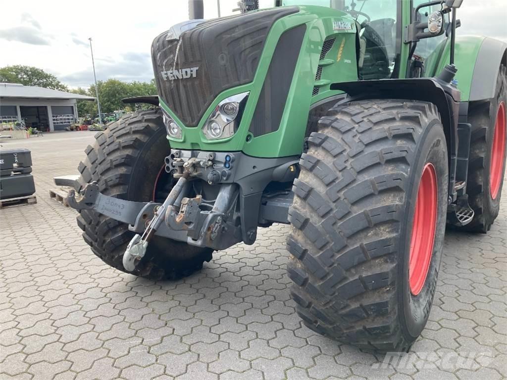 Fendt 824 Vario S4 Tractoren