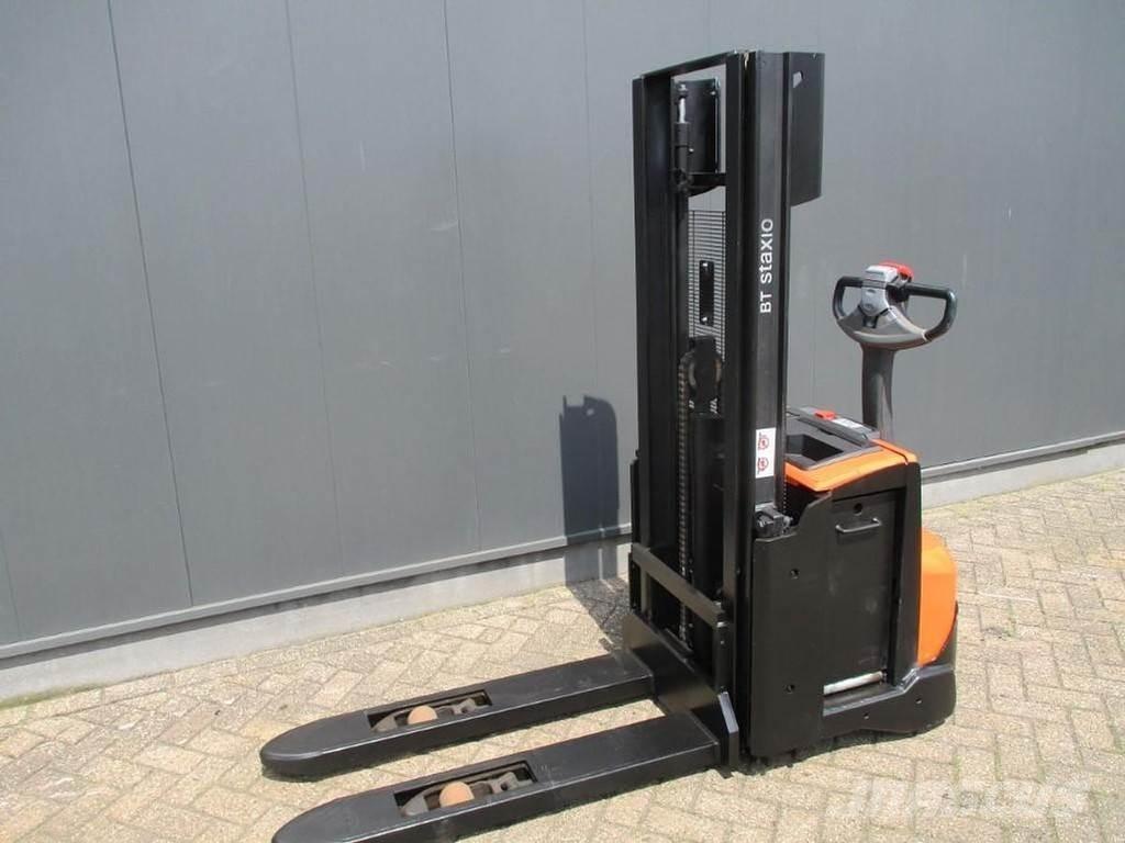 Toyota SWE 120L Stapelaar meeloop
